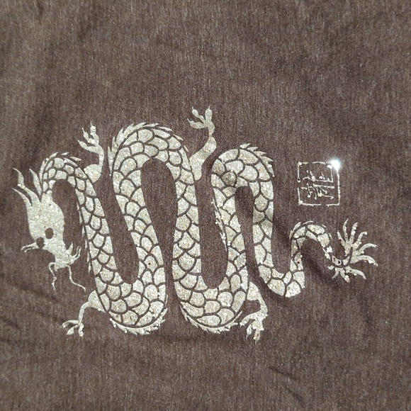 Size small fits like xs. Dragon vintage tee - Picture 2 of 3